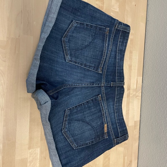 Joe’s Denim Shorts 4” seam - Picture 3 of 7